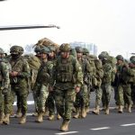 Fuerzas Armadas: La ‘guerra interna’ frenó el retiro de militares, pero multiplicó las muertes en combate en Ecuador