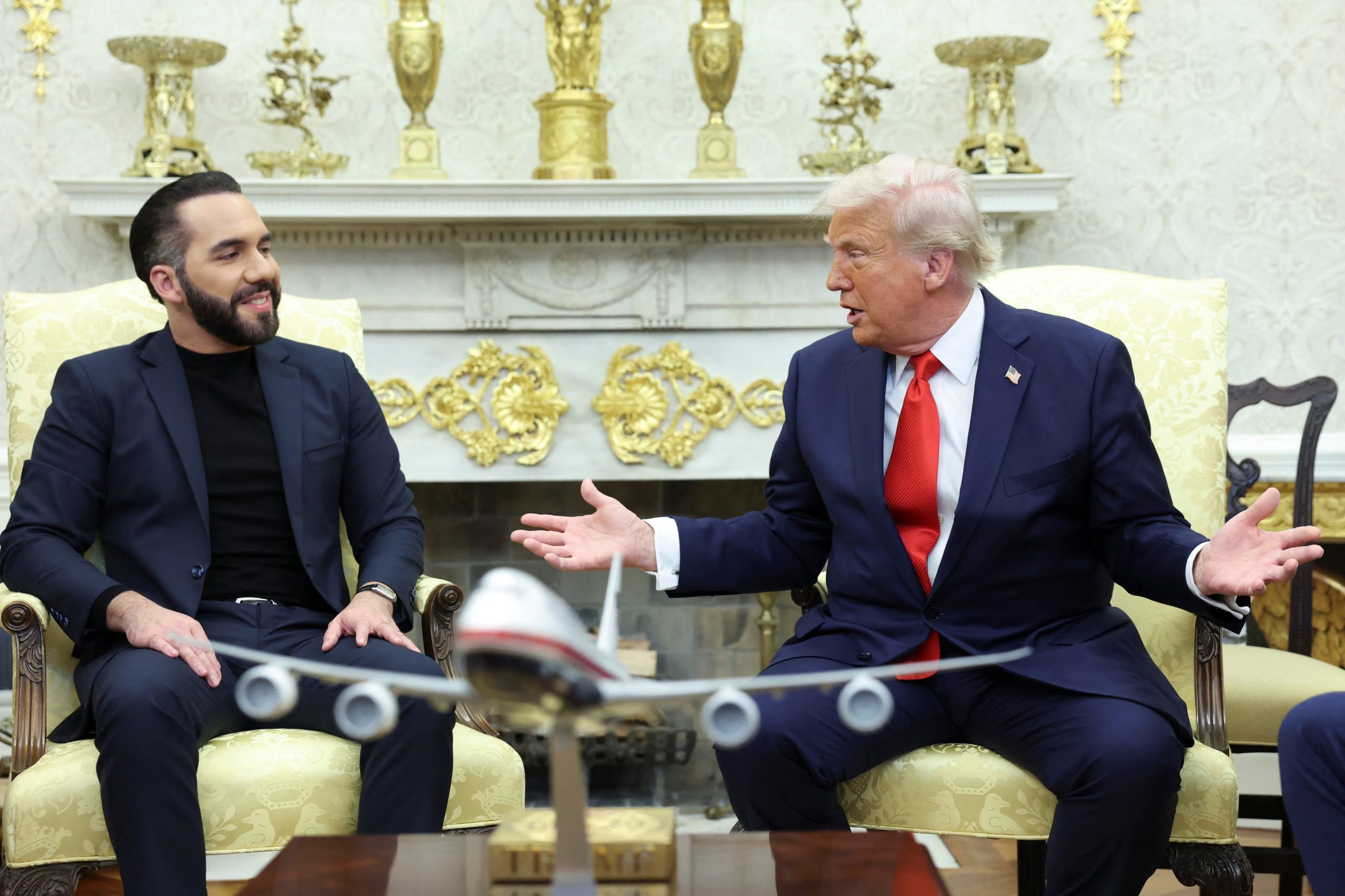 U.S. President Donald Trump meets with El Salvador President Nayib Bukele in the Oval Office at the White House in Washington, D.C., U.S., April 14, 2025. REUTERS/Kevin Lamarque