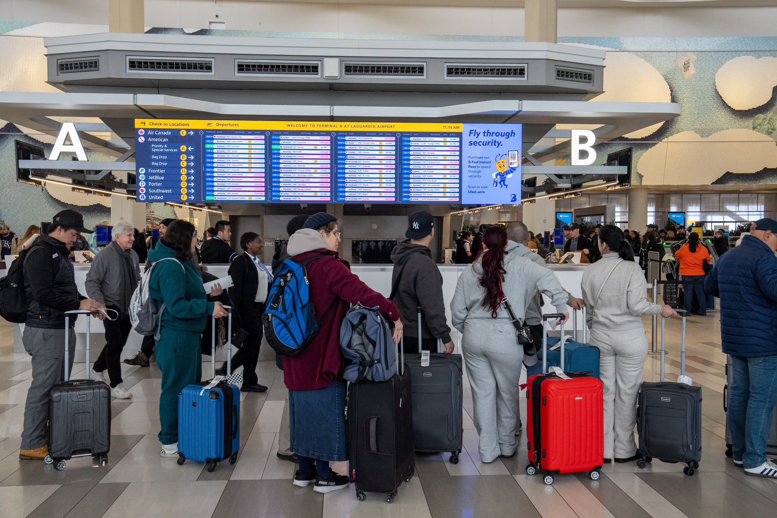 El aviso de viaje enfatiza riesgos de criminalidad, violencia, disturbios sociales y la presencia de grupos armados en regiones específicas de Pakistán. (REUTERS/David 'Dee' Delgado)