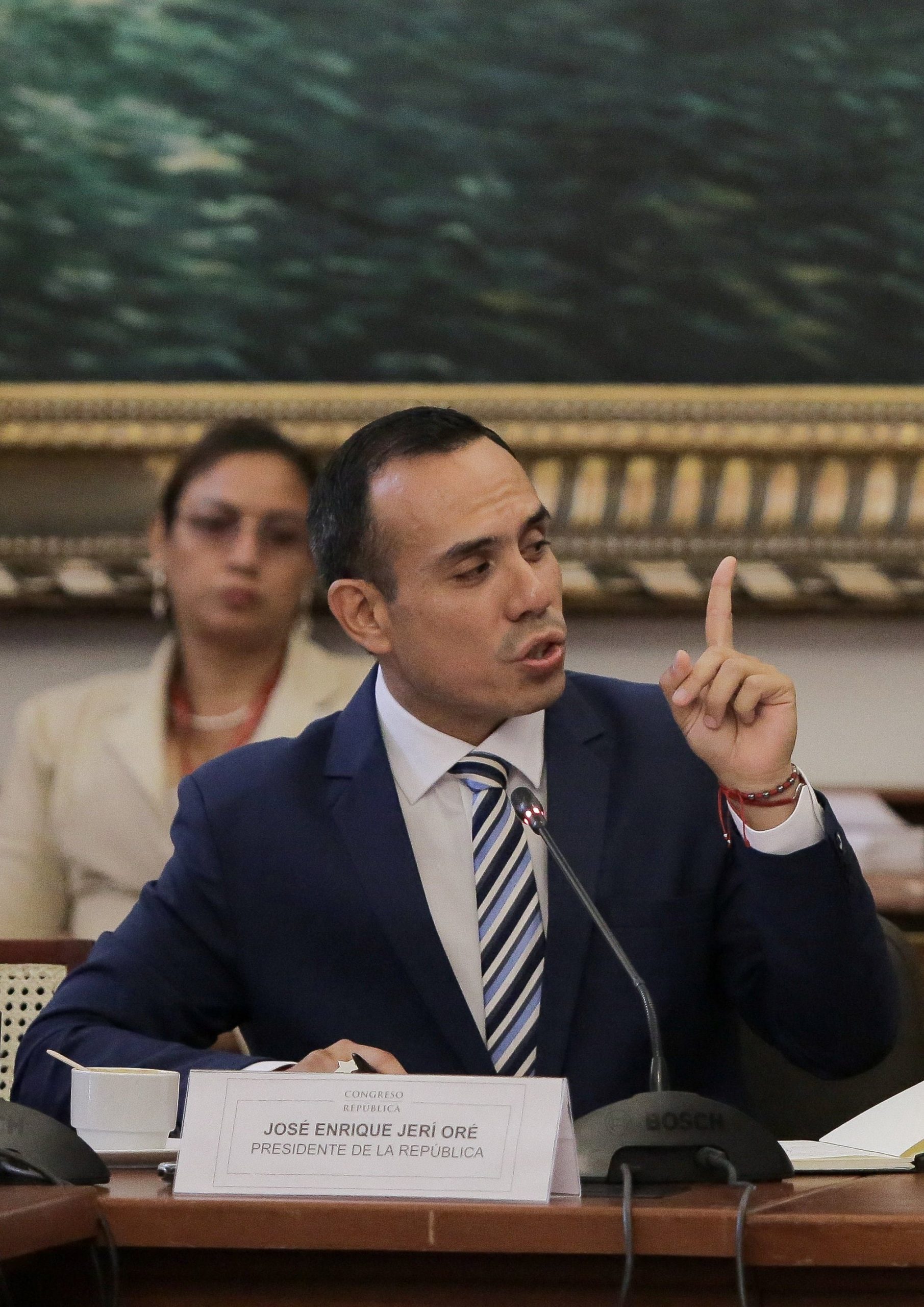 Jerí mantuvo reuniones fuera de registro con Yang en diciembre y enero, incluyendo una visita a una tienda clausurada, y reconoció otras dos reuniones no oficiales ante la Comisión de Fiscalización del Congreso 