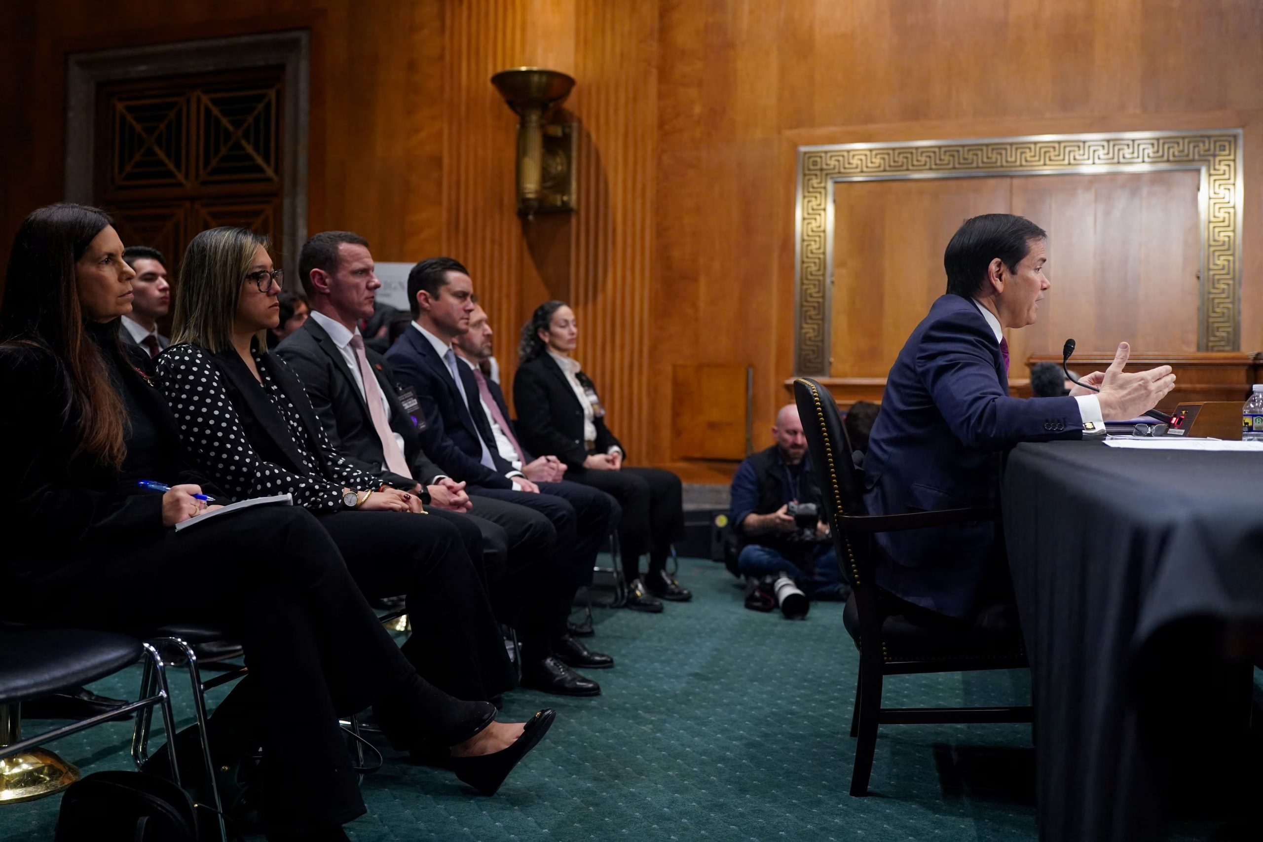 Rubio responde preguntas de los senadores sobre la estrategia estadounidense en Venezuela y subraya que, aunque no se planean nuevos ataques (REUTERS/Nathan Howard)