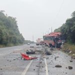 Un fallecido y 20 heridos deja un choque entre un bus y un tráiler en la vía Pifo – Papallacta