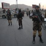 Afganistán ataca instalaciones militares estratégicas en Pakistán