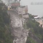 Aluvión de lodo y piedras golpea Alausí este miércoles