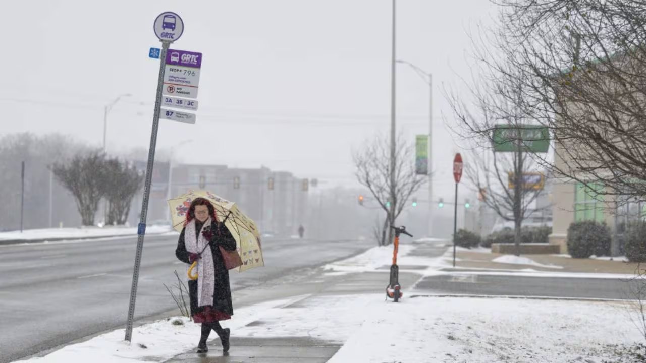 La alerta de tormenta de nieve estará vigente desde las 6 a.m. del domingo hasta las 6 p.m. del lunes, abarcando las horas más críticas de la nevada