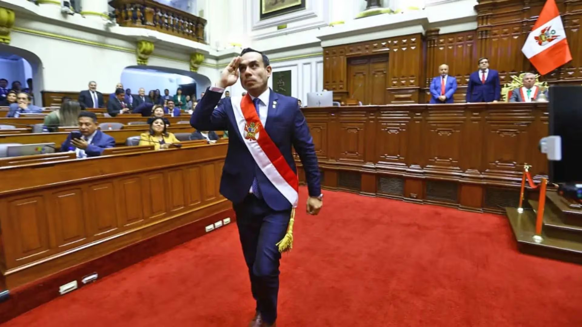 Las investigaciones fiscales y el escándalo del 'Chifagate' precipitaron la caída de José Jerí y muestran el peso de la fiscalización en Perú.