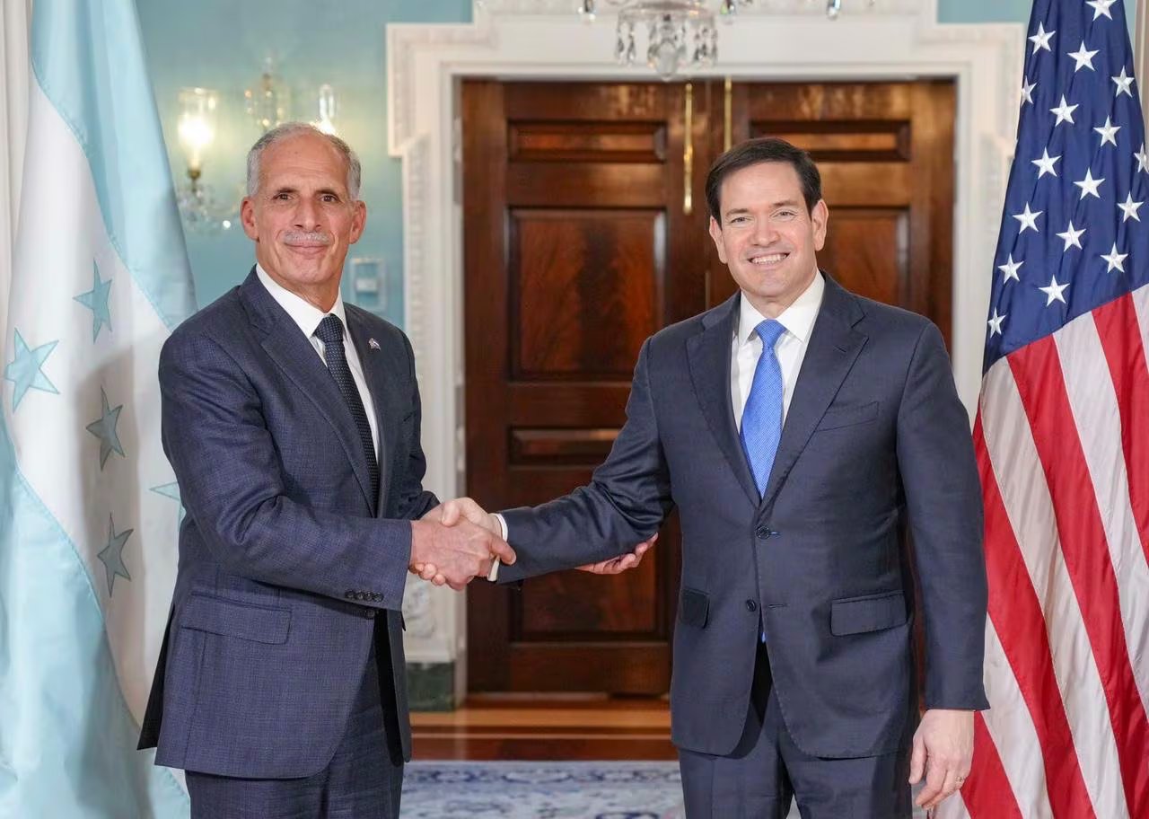 Tito Asfura y Marco Rubio, secretario de Estado, durante un encuentro oficial en Washington, (Estados Unidos)