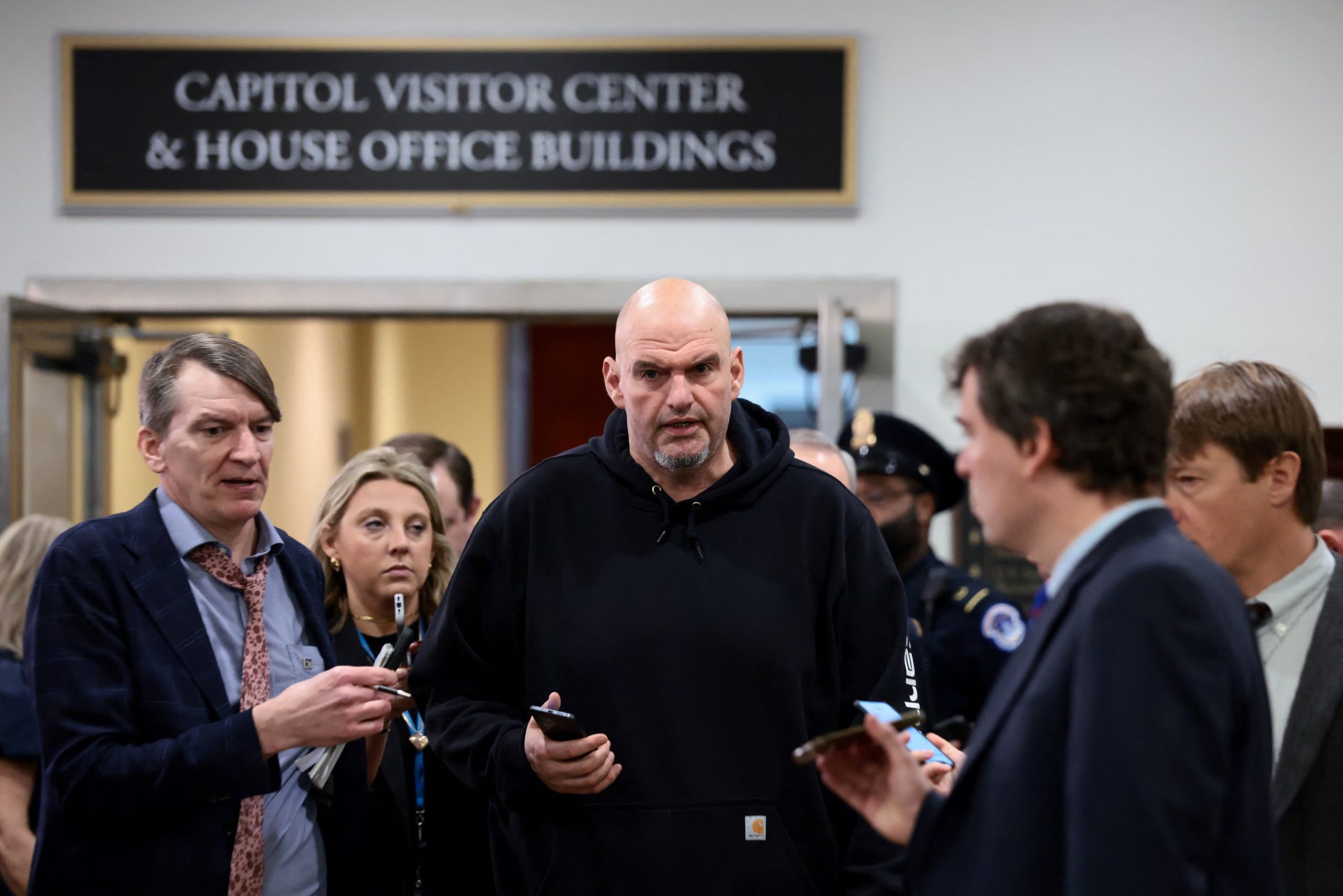 El senador demócrata John Fetterman (REUTERS/Evelyn Hockstein)