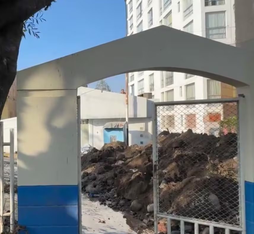 Inundaciones en Arequipa: destruyen puente para evitar nuevo desborde de la torrentera Chullo. Facebook/ @ILetrados Noticias.