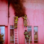 COE Cantonal se mantiene en sesión permanente tras incendio estructural en el centro de Guayaquil