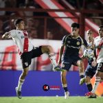 DEBUTÓ CON DERROTA: Kendry Páez ingresó en River Plate durante la derrota ante Argentinos Jrs