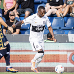 DURAS CRÍTICAS – Aníbal Chalá es cuestionado debido al bajo nivel por la prensa e hinchas del Olimpia