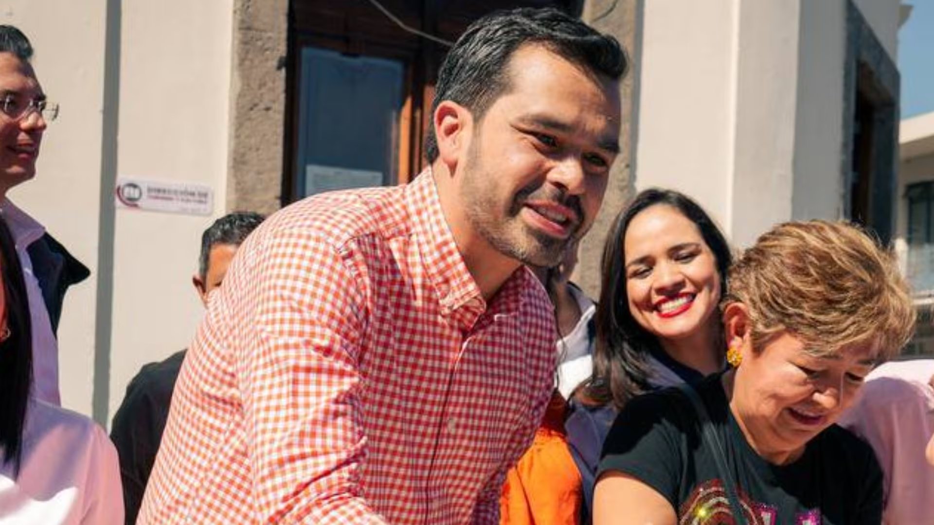 El presidente de MC reconoció la labor de las Fuerzas Armadas mexicanas. (Facebook Jorge Álvarez Máynez)