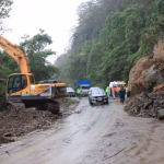 Vía Calacalí-La Independencia reabierta tras deslizamiento