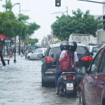 Más de 12 horas de lluvia dejan calles del centro de Guayaquil bajo agua este sábado 21 de febrero