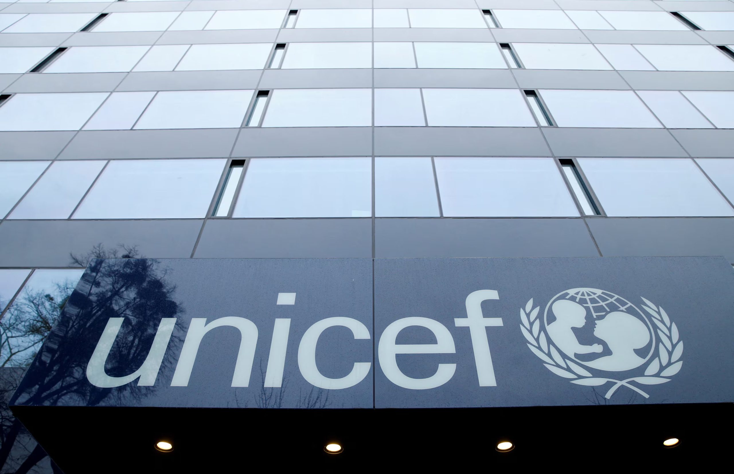 UNICEF reitera la urgencia de actuar para proteger a la infancia. 
 REUTERS/Denis Balibouse 