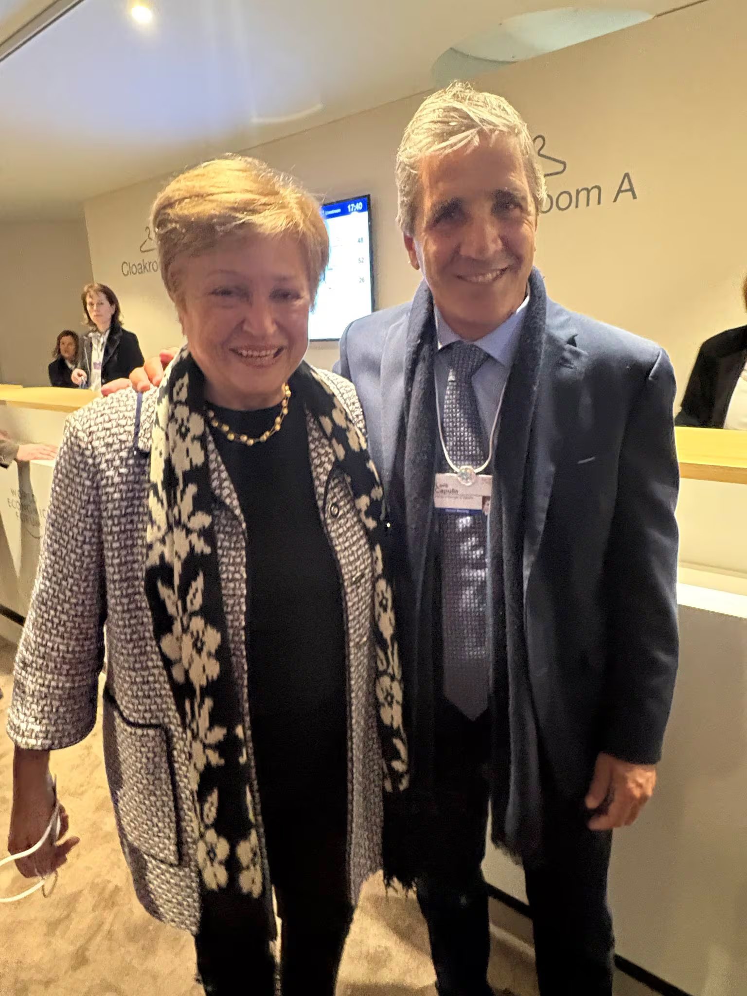 La imagen que compartió Kristalina Georgieva de su encuentro con Caputo en Davos, Suiza.