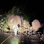 Deslizamiento de gran magnitud cierra el kilómetro 36 de la vía Calacalí – La Independencia