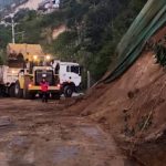 Deslizamiento bloquea vía antigua a Nayón en Quito