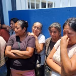 Desesperación en Manta por 16 tripulantes desaparecidos tras incendio de barco cerca de Galápagos