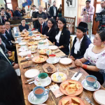 Daniel Noboa se reúne con jóvenes y adultos de educación inconclusa que acceden a oferta educativa