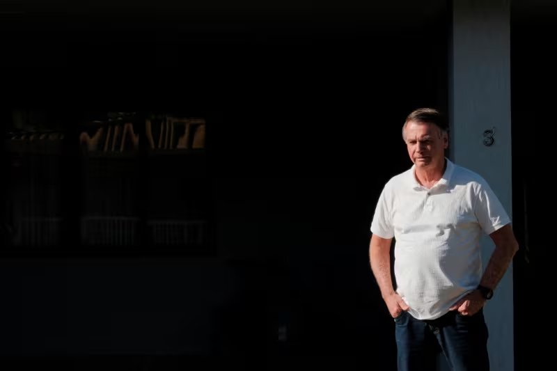 Bolsonaro recibe fisioterapia respiratoria y motora para acelerar su recuperación bajo un tratamiento antibiótico ampliado. (REUTERS/Diego Herculano)