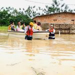 200 familias afectadas por inundaciones tras desbordamiento de ríos en Chone
