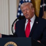 EE. UU. bombardea objetivos militares en la estratégica isla de Jark