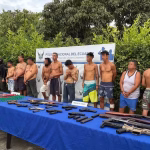 12 aprehendidos, decomiso de armas y vehículos recuperados durante operativos en Guayaquil y Durán, en segundo día de toque de queda