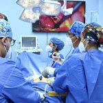 Hospital del IESS alcanza 1.600 cirugías de piernas y hombro con tecnología mínimamente invasiva