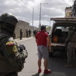 Gobierno pide respetar el toque de queda mientras se ejecutan operaciones contra grupos criminales con apoyo de Estados Unidos