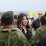 Kristi Noem volverá a Ecuador en los próximos días, confirma ministro del Interior