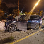 Accidente en Cuenca deja cuatro heridos y daños en puente