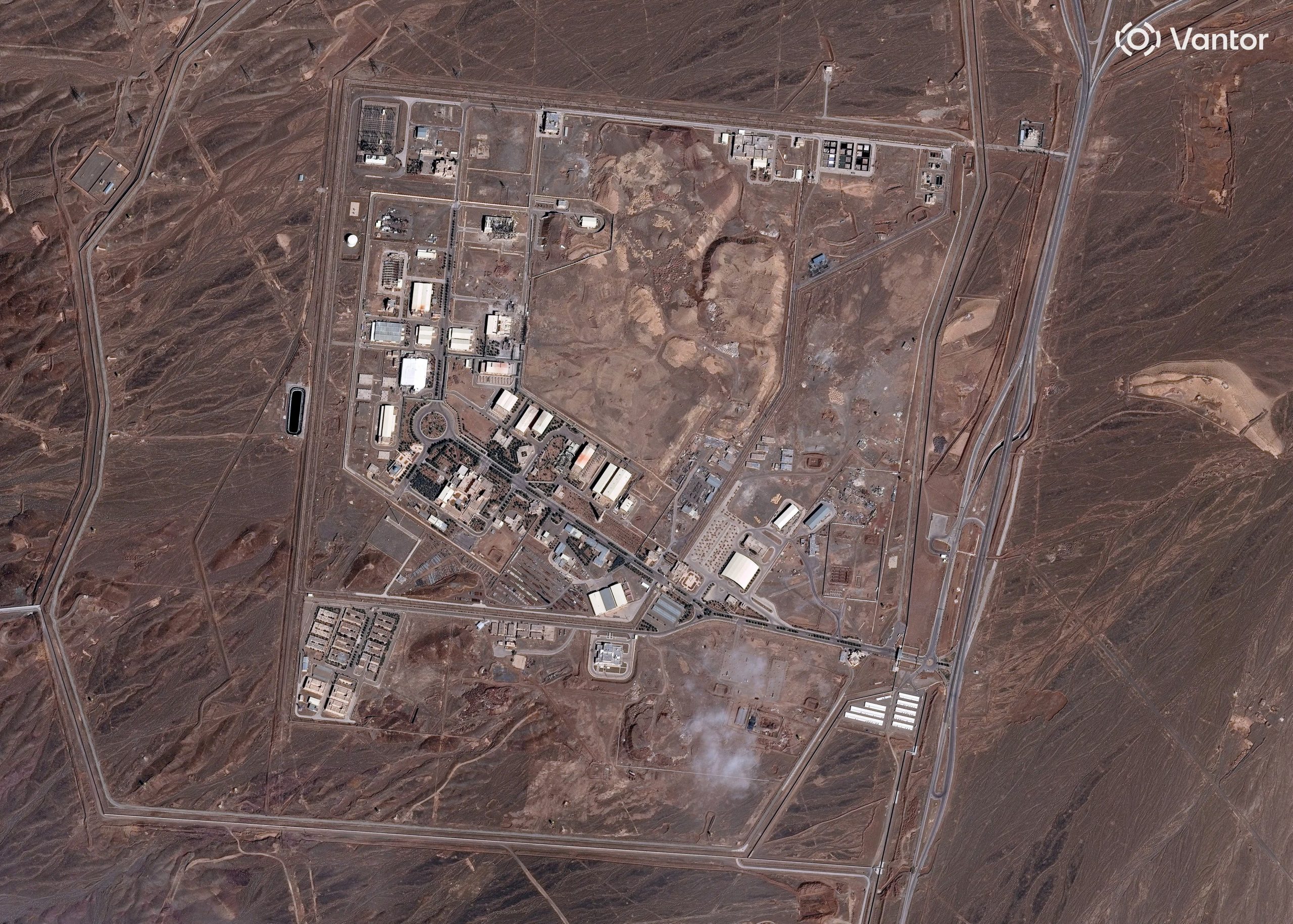 Imágenes satelitales han revelado los daños causados a objetivos en Irán de los ataques conjuntos de Estados Unidos e Israel (REUTERS/ARCHIVO)
