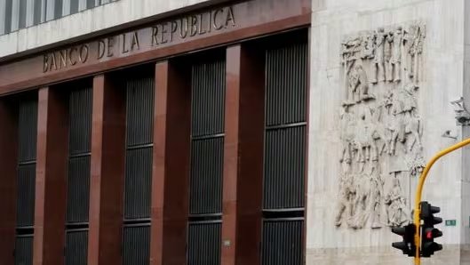 La Junta Directiva del Banco de la República aumentó la tasa de política monetaria en 100 puntos básico - crédito John Vizcaíno/Reuters