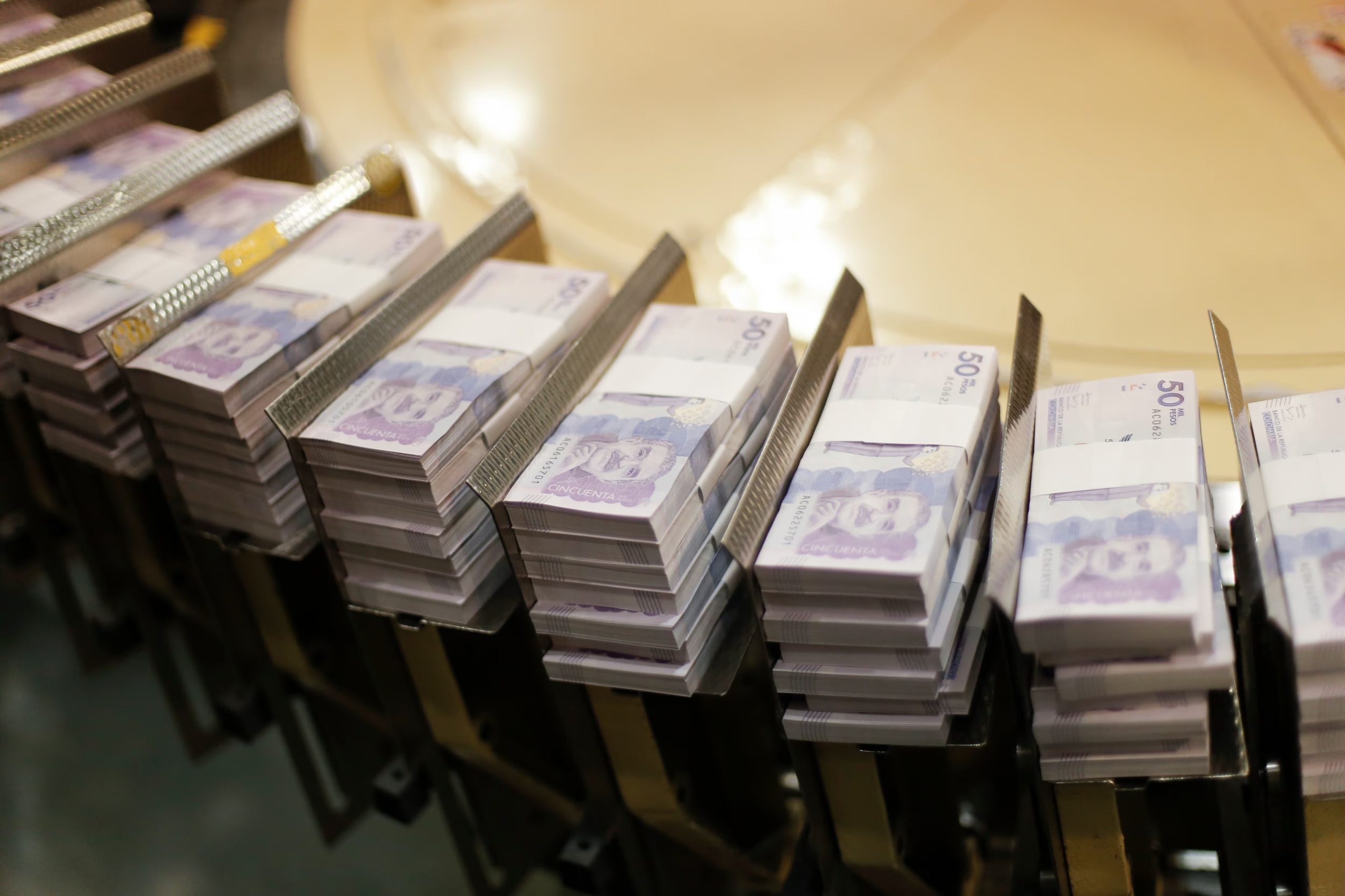 La medida de aumento de la tasa de interés busca controlar la inflación persistente y proteger el poder adquisitivo de la moneda - crédito Juan Páez/Colprensa