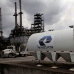 Petroecuador proyecta producir 370.000 barriles diarios para 2026