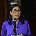 Delcy Rodríguez rechaza intento de paro de transporte en Caracas