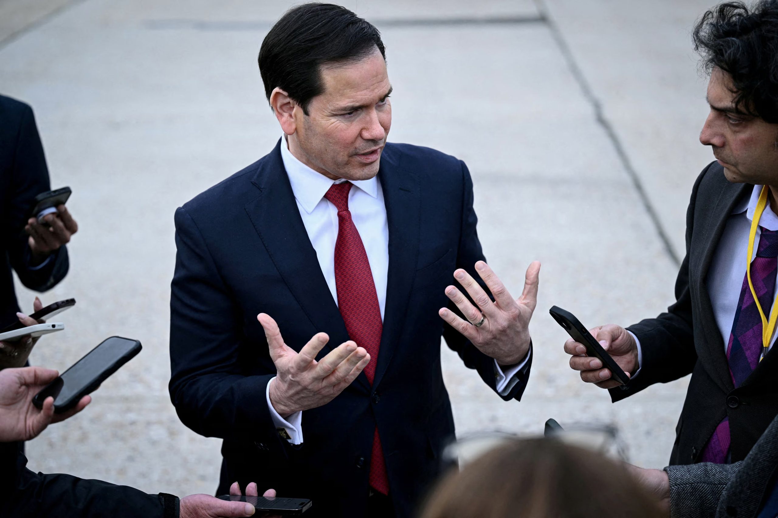 Marco Rubio afirmó en París que el apoyo ruso a Irán no afecta la eficacia de las operaciones estadounidenses (Reuters)