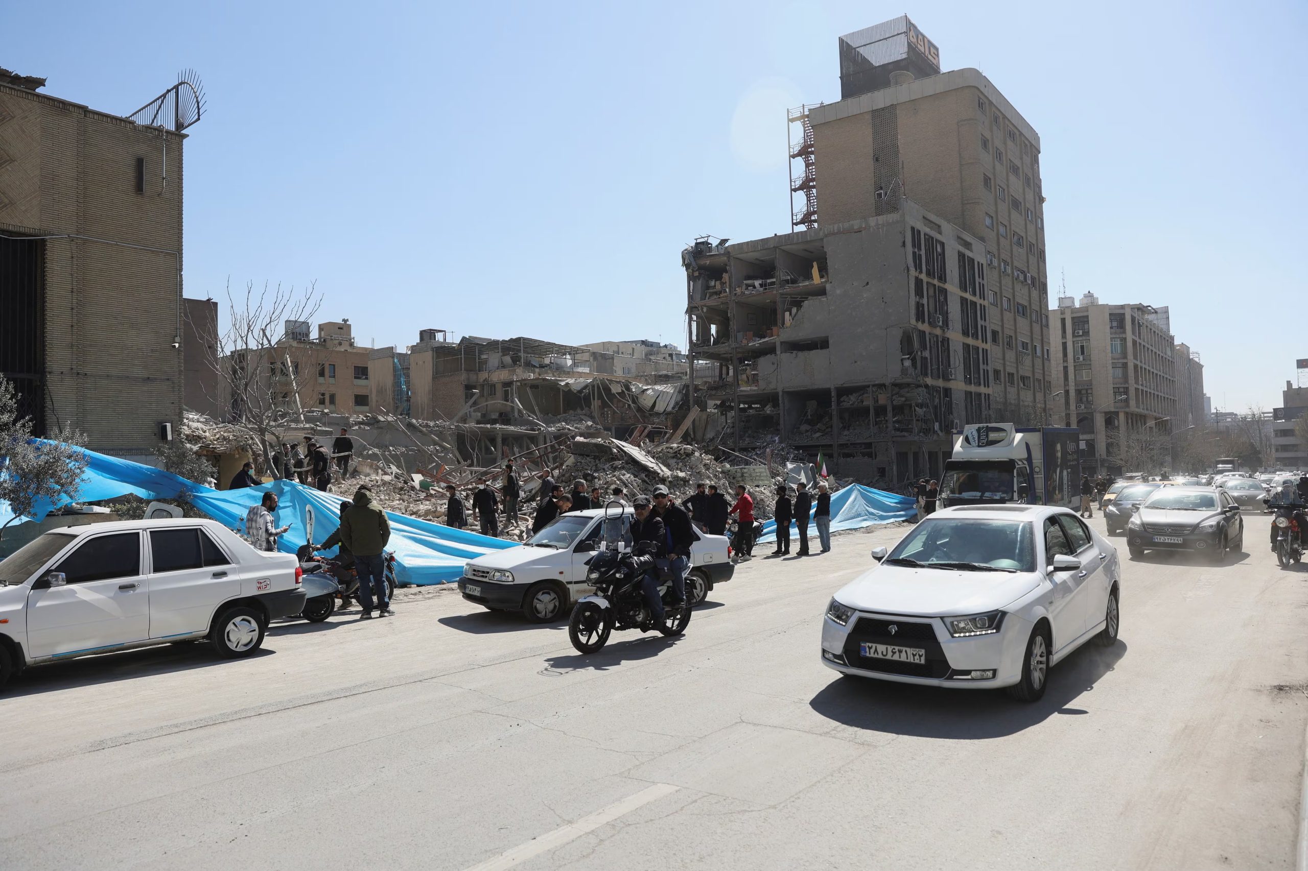 Escombros esparcidos tras un ataque israelí y estadounidense contra una comisaría de policía, en medio del conflicto entre Estados Unidos e Israel con Irán, en Teherán, Irán, el 3 de marzo de 2026
Majid Asgaripour/WANA (Agencia de Noticias de Asia Occidental) vía REUTERS 