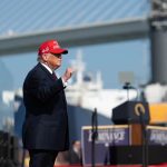 Trump evalúa control de petróleo iraní bajo el modelo de Venezuela