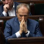 Tusk alerta que alivio a sanciones petroleras rusas favorece a Moscú