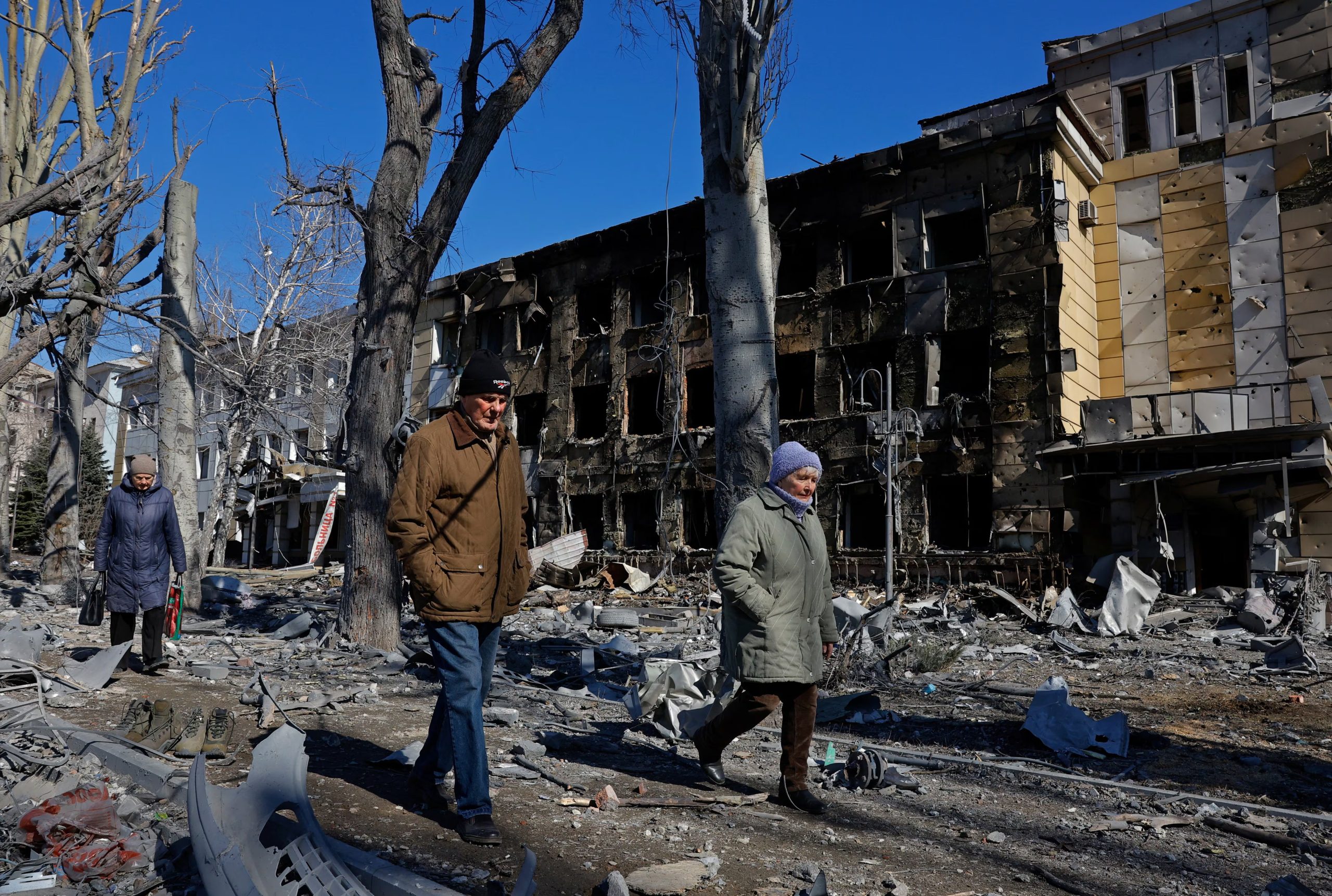 Las infraestructuras civiles sufrieron daños frecuentes desde el inicio de la guerra (Reuters)