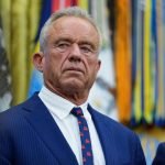 Juez bloquea reforma de vacunas impulsada por Robert F. Kennedy