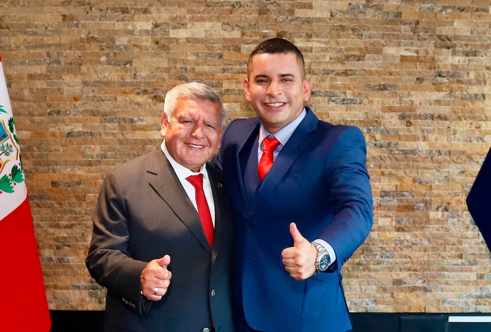 La denuncia sobre Acuña fue mencionada por la periodista Karla Ramírez, quien afirmó que el caso no prosperó por influencia de poder y para evitar un escándalo social, aunque subrayó que el hecho fue irregular e ilegal