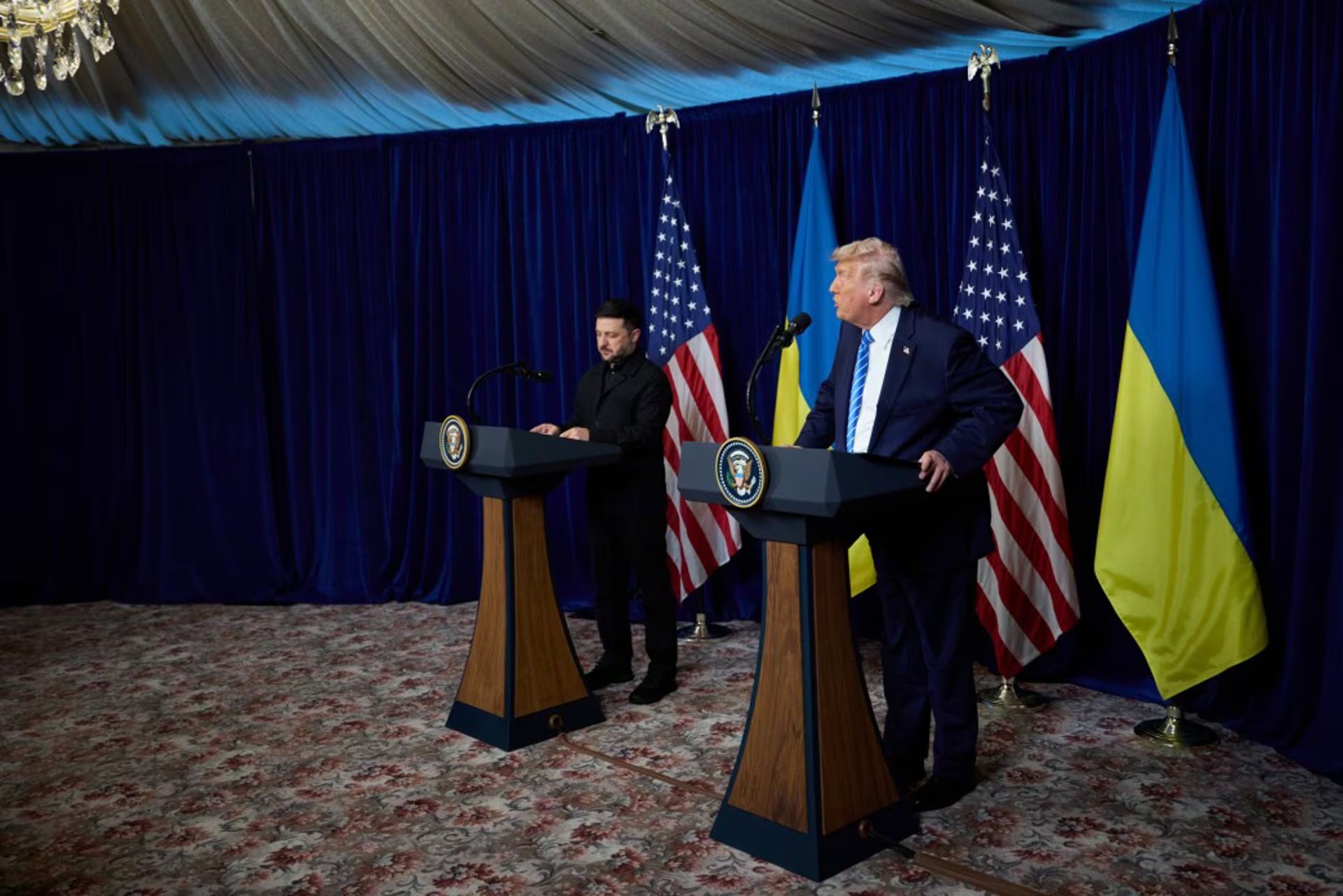 Zelensky y Trump mantuvieron un encuentro bilateral para discutir garantías de seguridad (Europa Press)