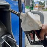 Volatilidad del petróleo impulsó alza de precios de combustibles en Ecuador, según gremio de distribuidores