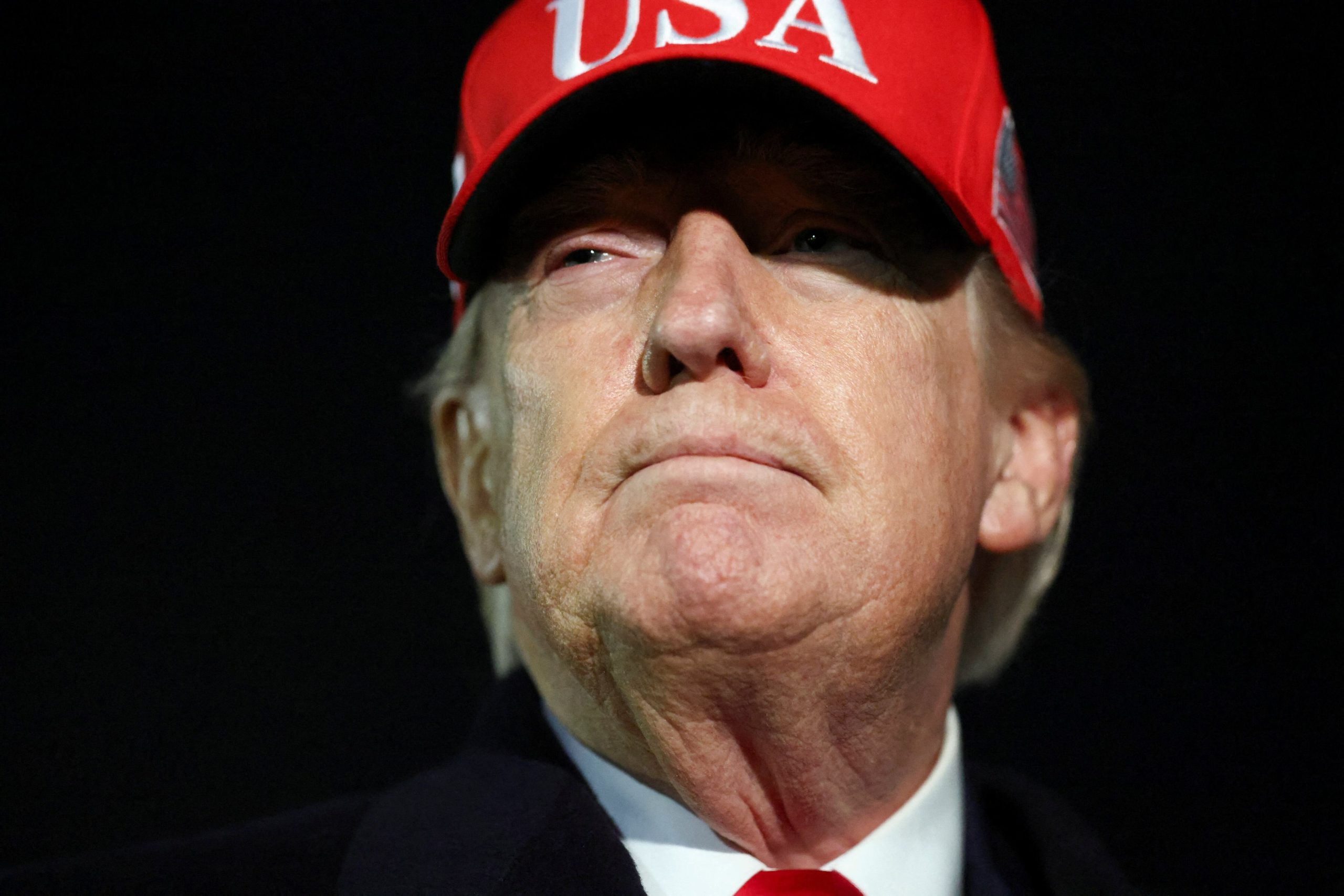 El Comando Central de Estados Unidos comunicó que el bloqueo naval regirá sobre buques de todas las naciones en puertos iraníes, comenzando el lunes. (REUTERS/Kevin Lamarque)