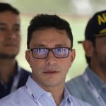Carlos Caicedo niega acusaciones de acoso y denuncia montaje político