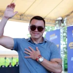 Presidente Noboa entrega 9.000 certificaciones laborales en recorrido por Guamaní